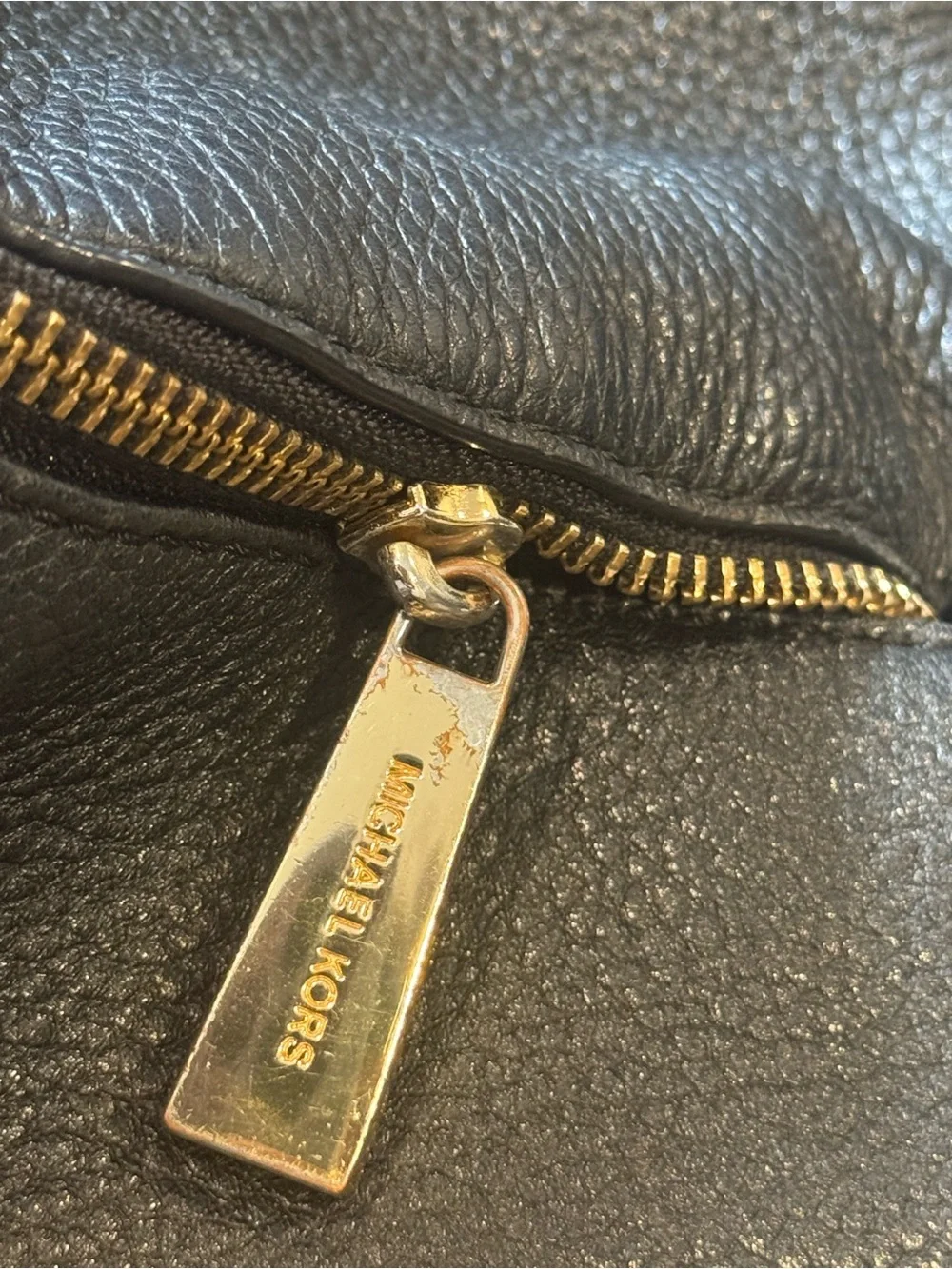 Michael Kors compact pebbled